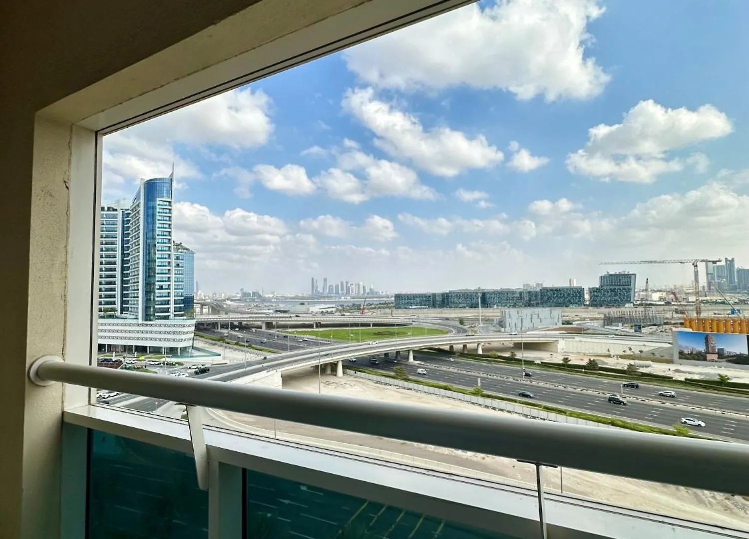 Apartment 1 Bedroom In The Heart Of Business Bay Dubai
